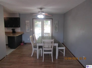 Creekside Court, Radcliff, Kentucky 40160, ,2 BathroomsBathrooms,For Sale,Creekside Court,HK24003845