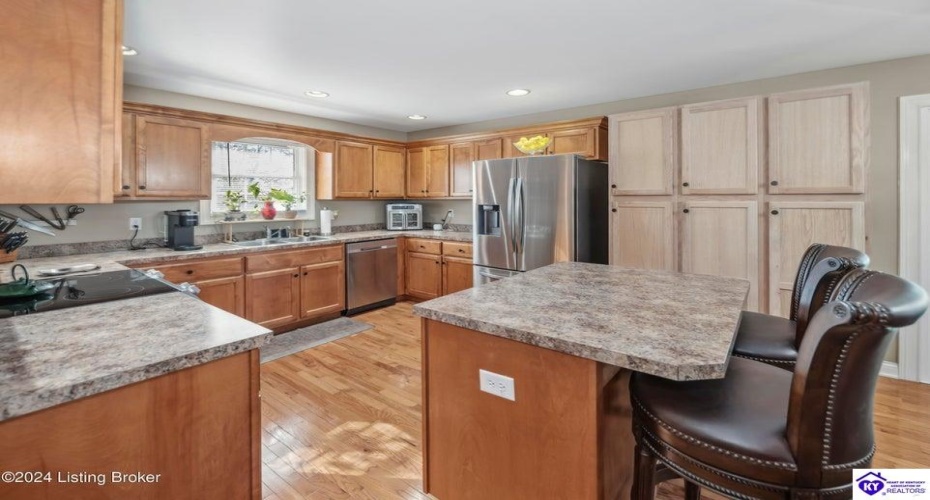 Pembrooke Drive, Bardstown, Kentucky 40004, ,3 BathroomsBathrooms,For Sale,Pembrooke Drive,HK24004216