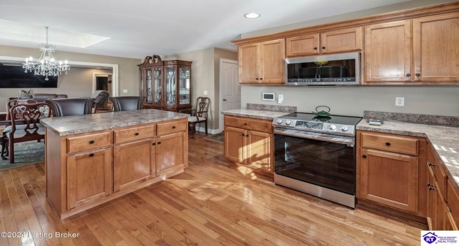 Pembrooke Drive, Bardstown, Kentucky 40004, ,3 BathroomsBathrooms,For Sale,Pembrooke Drive,HK24004216