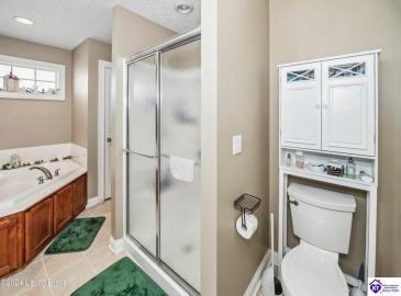 Pembrooke Drive, Bardstown, Kentucky 40004, ,3 BathroomsBathrooms,For Sale,Pembrooke Drive,HK24004216