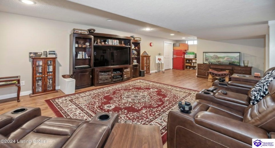 Pembrooke Drive, Bardstown, Kentucky 40004, ,3 BathroomsBathrooms,For Sale,Pembrooke Drive,HK24004216