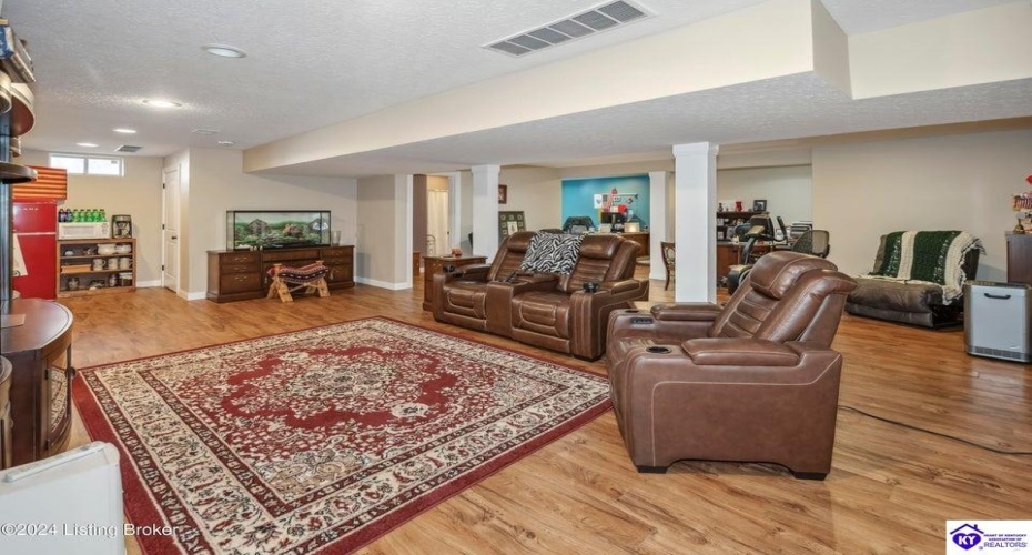 Pembrooke Drive, Bardstown, Kentucky 40004, ,3 BathroomsBathrooms,For Sale,Pembrooke Drive,HK24004216