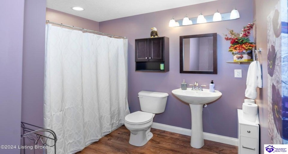 Pembrooke Drive, Bardstown, Kentucky 40004, ,3 BathroomsBathrooms,For Sale,Pembrooke Drive,HK24004216