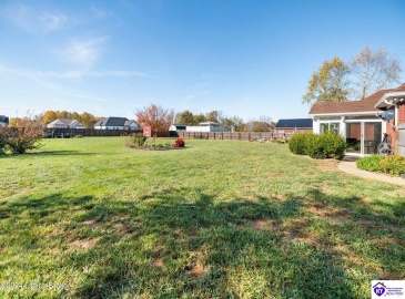 Pembrooke Drive, Bardstown, Kentucky 40004, ,3 BathroomsBathrooms,For Sale,Pembrooke Drive,HK24004216