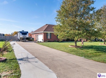 Pembrooke Drive, Bardstown, Kentucky 40004, ,3 BathroomsBathrooms,For Sale,Pembrooke Drive,HK24004216