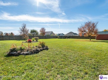 Pembrooke Drive, Bardstown, Kentucky 40004, ,3 BathroomsBathrooms,For Sale,Pembrooke Drive,HK24004216