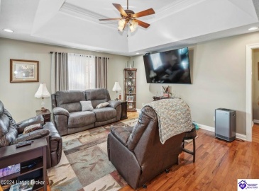 Pembrooke Drive, Bardstown, Kentucky 40004, ,3 BathroomsBathrooms,For Sale,Pembrooke Drive,HK24004216