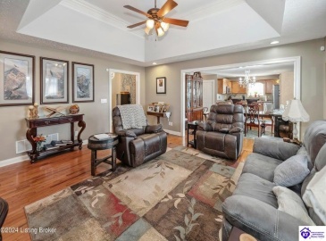 Pembrooke Drive, Bardstown, Kentucky 40004, ,3 BathroomsBathrooms,For Sale,Pembrooke Drive,HK24004216