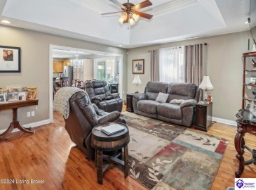 Pembrooke Drive, Bardstown, Kentucky 40004, ,3 BathroomsBathrooms,For Sale,Pembrooke Drive,HK24004216