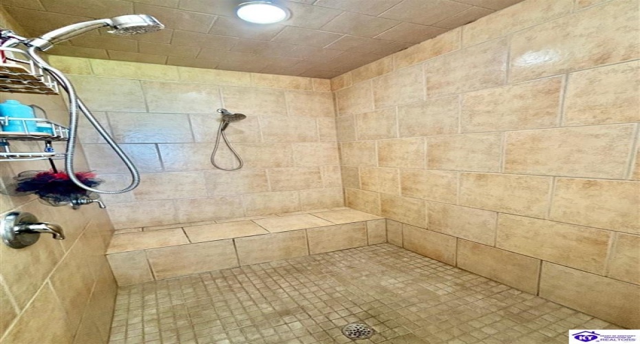 Blossom Lane, Campbellsville, Kentucky 42718, ,3 BathroomsBathrooms,For Sale,Blossom Lane,HK24004489