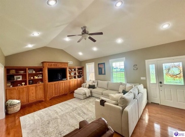 Blossom Lane, Campbellsville, Kentucky 42718, ,3 BathroomsBathrooms,For Sale,Blossom Lane,HK24004489