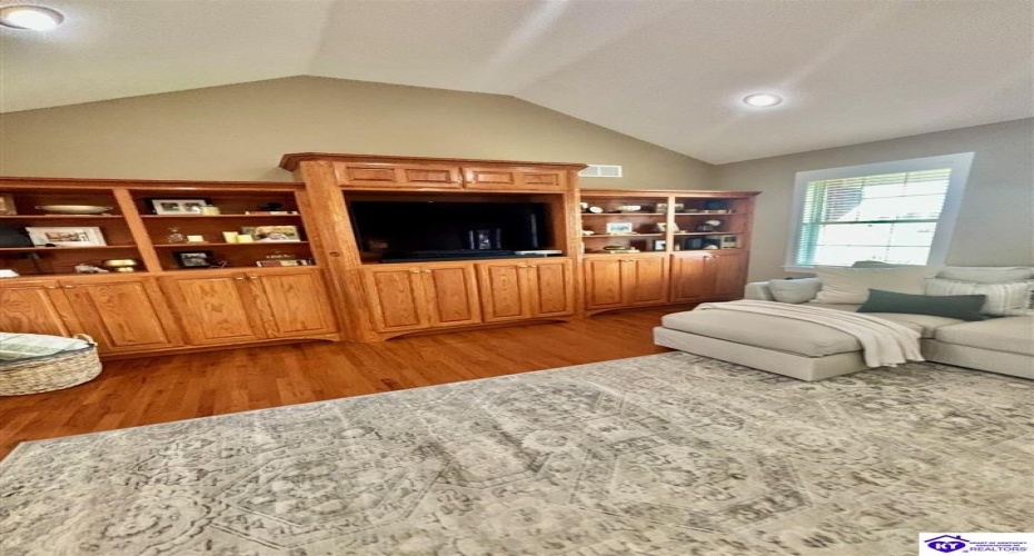 Blossom Lane, Campbellsville, Kentucky 42718, ,3 BathroomsBathrooms,For Sale,Blossom Lane,HK24004489