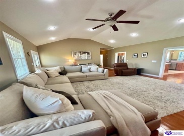 Blossom Lane, Campbellsville, Kentucky 42718, ,3 BathroomsBathrooms,For Sale,Blossom Lane,HK24004489