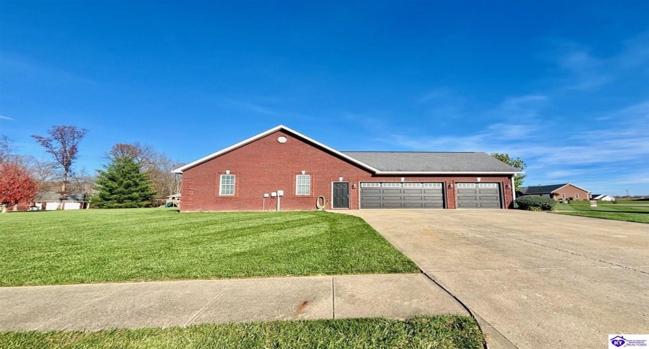 Blossom Lane, Campbellsville, Kentucky 42718, ,3 BathroomsBathrooms,For Sale,Blossom Lane,HK24004489