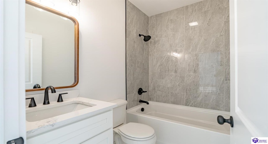 Boundary Oak Dr, Buffalo, Kentucky 42716, ,3 BathroomsBathrooms,For Sale,Boundary Oak Dr,HK24004490