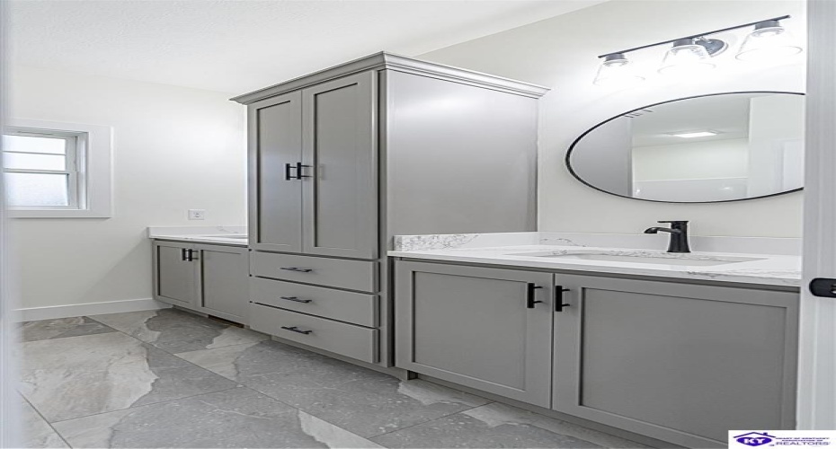 Johnathon Ct, Hodgenville, Kentucky 42748, ,2 BathroomsBathrooms,For Sale,Johnathon Ct,HK24004495