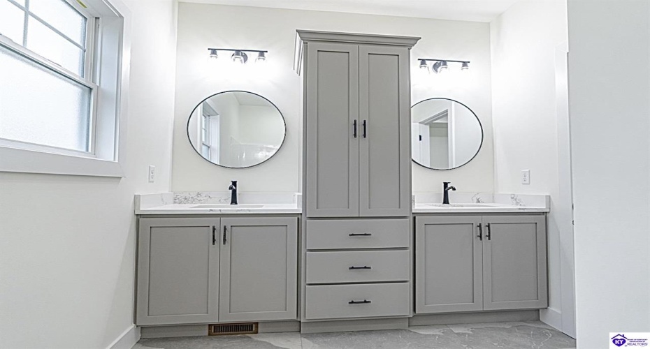 Johnathon Ct, Hodgenville, Kentucky 42748, ,2 BathroomsBathrooms,For Sale,Johnathon Ct,HK24004495