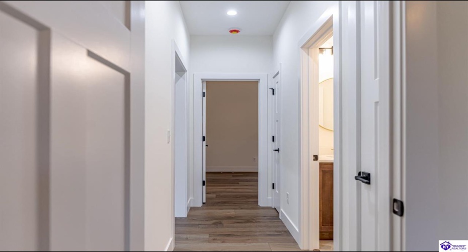 Johnathon Ct, Hodgenville, Kentucky 42748, ,2 BathroomsBathrooms,For Sale,Johnathon Ct,HK24004495