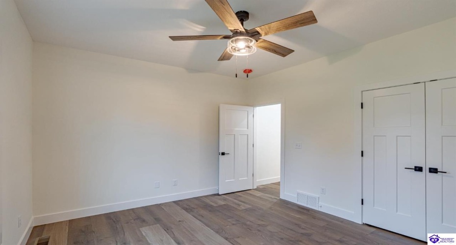 Johnathon Ct, Hodgenville, Kentucky 42748, ,2 BathroomsBathrooms,For Sale,Johnathon Ct,HK24004495