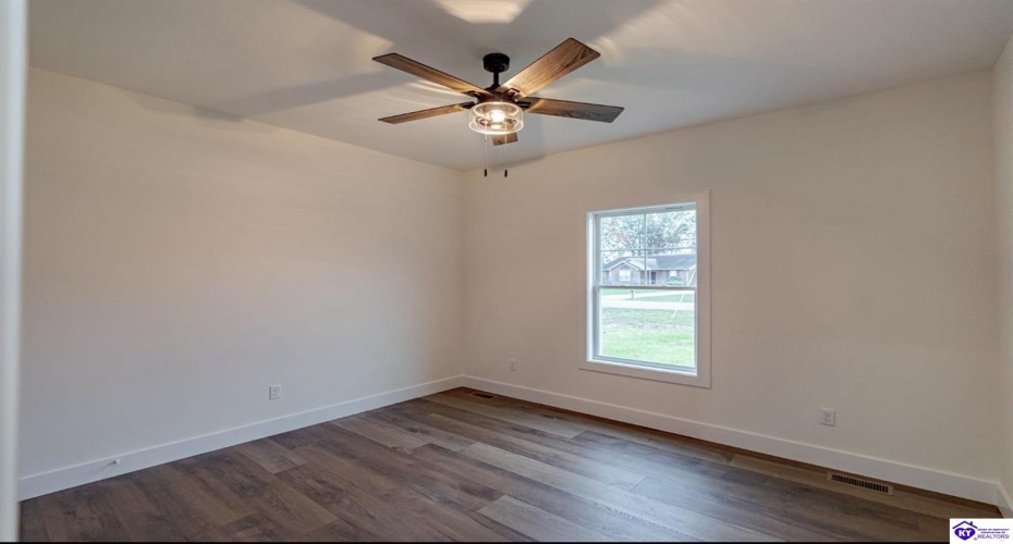 Johnathon Ct, Hodgenville, Kentucky 42748, ,2 BathroomsBathrooms,For Sale,Johnathon Ct,HK24004495