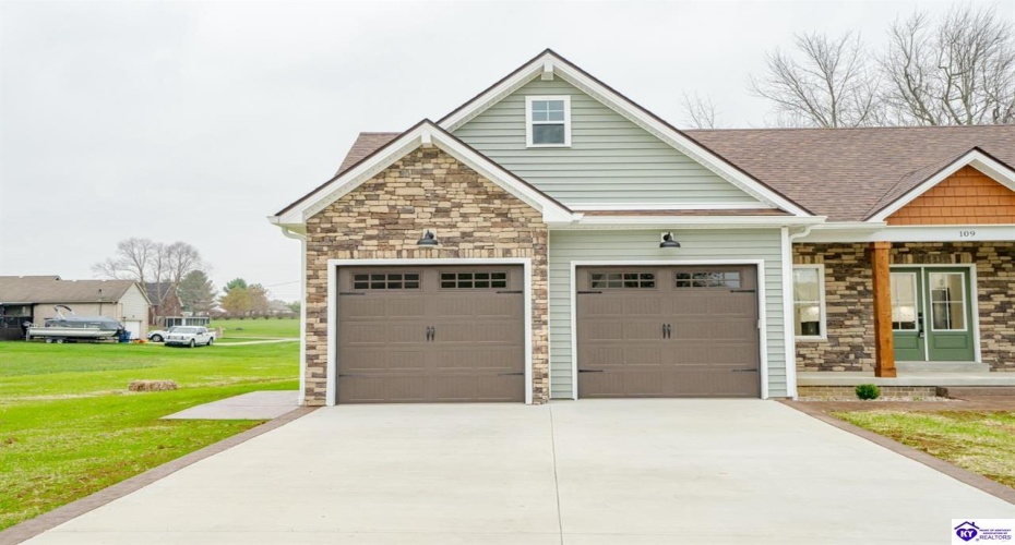 Johnathon Ct, Hodgenville, Kentucky 42748, ,2 BathroomsBathrooms,For Sale,Johnathon Ct,HK24004495