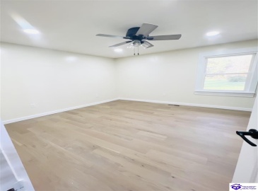 Poplar Avenue, Magnolia, Kentucky 42757, ,2 BathroomsBathrooms,For Sale,Poplar Avenue,HK24004503