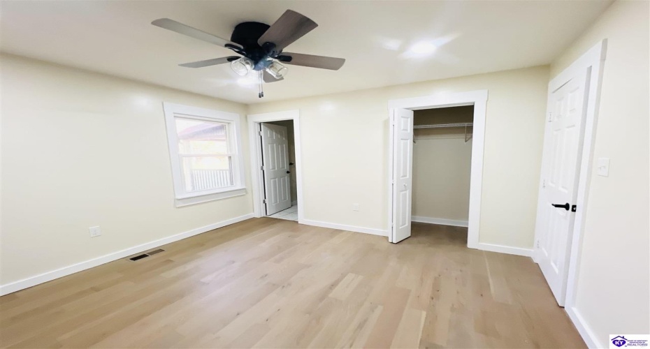 Poplar Avenue, Magnolia, Kentucky 42757, ,2 BathroomsBathrooms,For Sale,Poplar Avenue,HK24004503