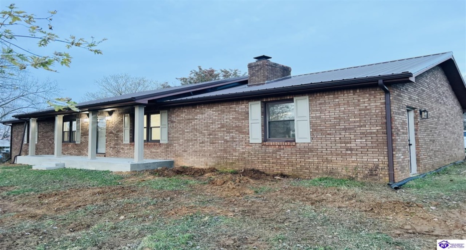 Poplar Avenue, Magnolia, Kentucky 42757, ,2 BathroomsBathrooms,For Sale,Poplar Avenue,HK24004503