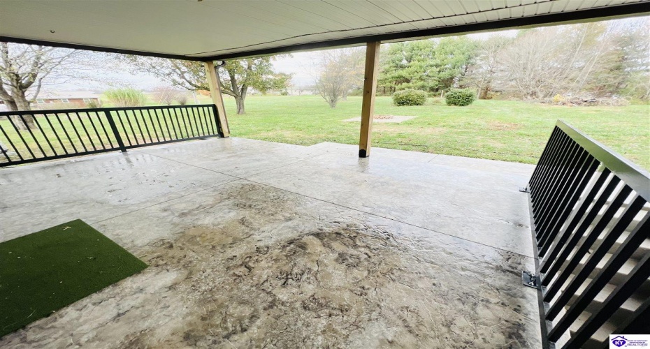 Poplar Avenue, Magnolia, Kentucky 42757, ,2 BathroomsBathrooms,For Sale,Poplar Avenue,HK24004503