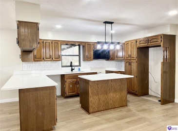 Poplar Avenue, Magnolia, Kentucky 42757, ,2 BathroomsBathrooms,For Sale,Poplar Avenue,HK24004503