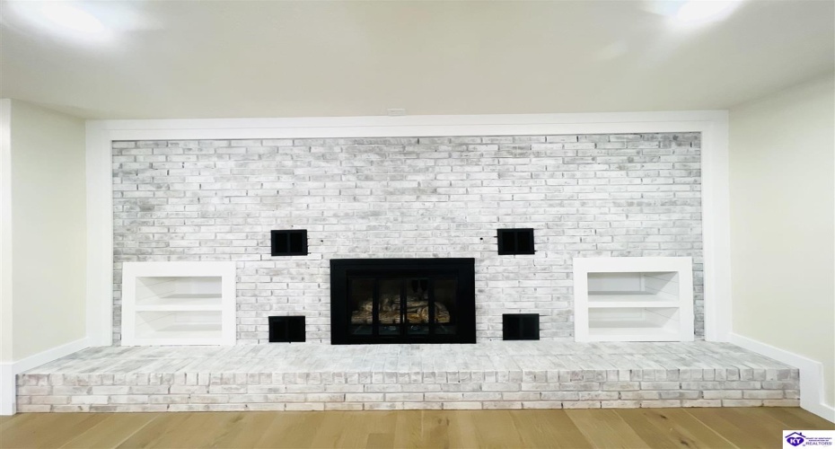 Poplar Avenue, Magnolia, Kentucky 42757, ,2 BathroomsBathrooms,For Sale,Poplar Avenue,HK24004503