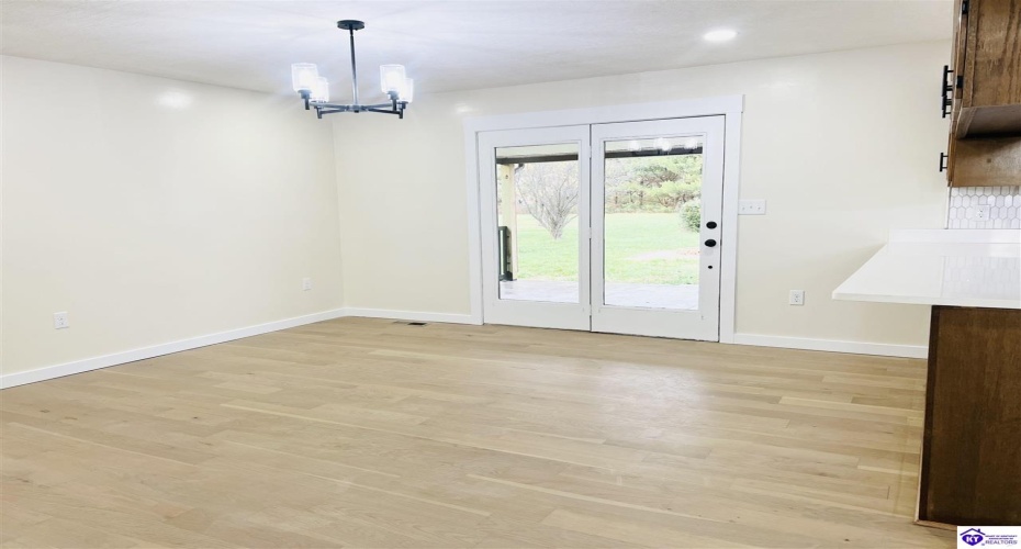 Poplar Avenue, Magnolia, Kentucky 42757, ,2 BathroomsBathrooms,For Sale,Poplar Avenue,HK24004503