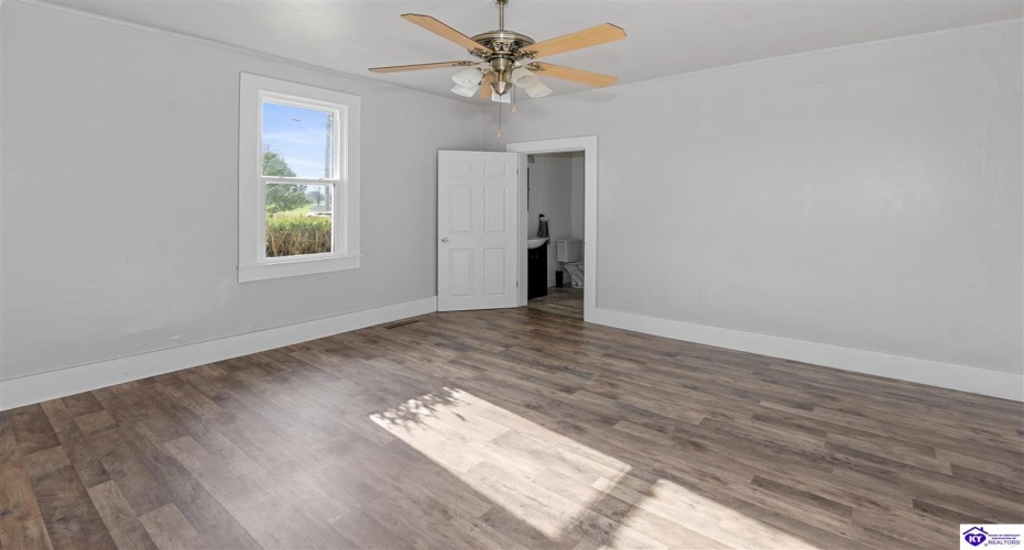 Jackson Highway, Hardyville, Kentucky 42746, ,1 BathroomBathrooms,For Sale,Jackson Highway,HK24004504