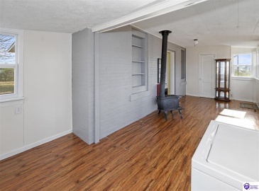 Jackson Highway, Hardyville, Kentucky 42746, ,1 BathroomBathrooms,For Sale,Jackson Highway,HK24004504