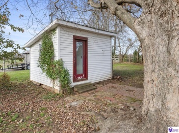 Jackson Highway, Hardyville, Kentucky 42746, ,1 BathroomBathrooms,For Sale,Jackson Highway,HK24004504