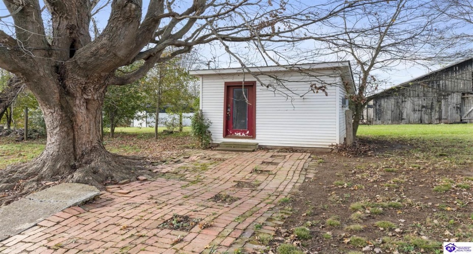 Jackson Highway, Hardyville, Kentucky 42746, ,1 BathroomBathrooms,For Sale,Jackson Highway,HK24004504