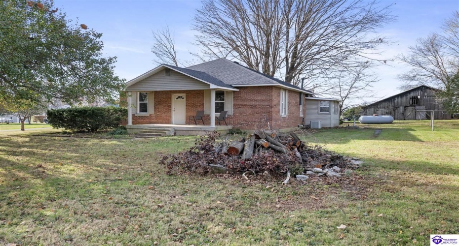 Jackson Highway, Hardyville, Kentucky 42746, ,1 BathroomBathrooms,For Sale,Jackson Highway,HK24004504