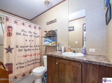 Apple Way, Munfordville, Kentucky 42765, ,2 BathroomsBathrooms,For Sale,Apple Way,HK24003849