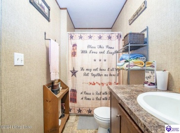 Apple Way, Munfordville, Kentucky 42765, ,2 BathroomsBathrooms,For Sale,Apple Way,HK24003849