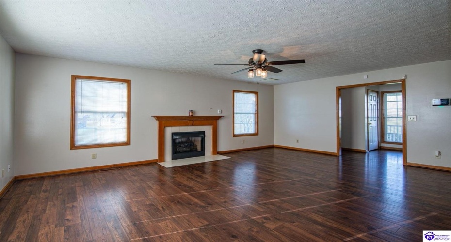 Genrose Drive, Rineyville, Kentucky 40162, ,5 BathroomsBathrooms,For Sale,Genrose Drive,HK24004509