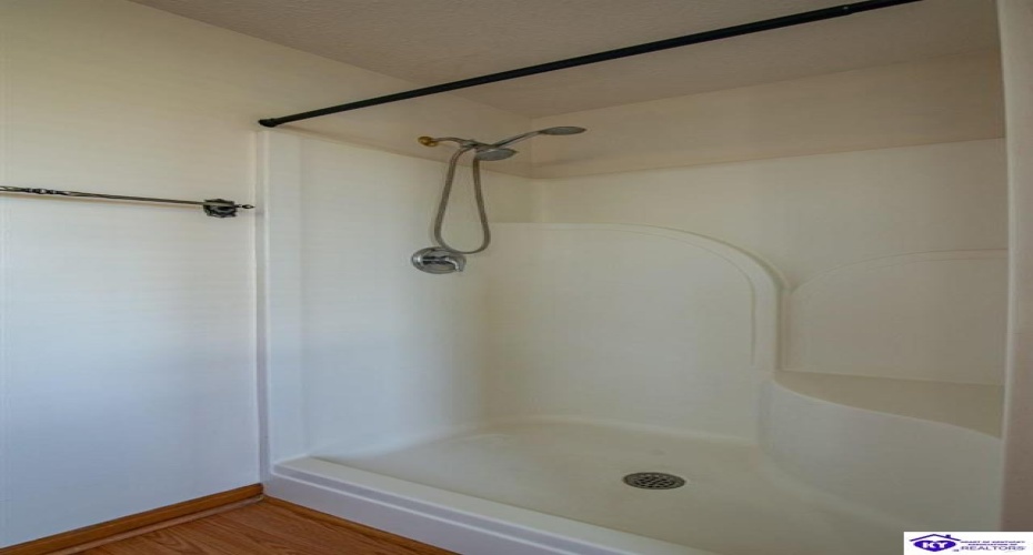 Genrose Drive, Rineyville, Kentucky 40162, ,5 BathroomsBathrooms,For Sale,Genrose Drive,HK24004509