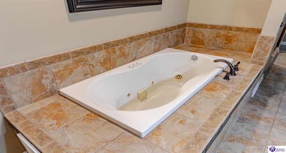 Wingate Road, Brandenburg, Kentucky 40108, ,3 BathroomsBathrooms,For Sale,Wingate Road,HK24004511