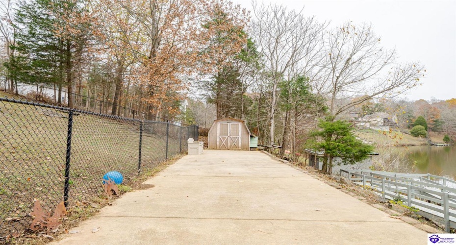 the contents of the shed also conveys