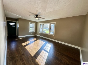 Whitehall Street, Elizabethtown, Kentucky 42701, ,1 BathroomBathrooms,For Sale,Whitehall Street,HK24004514