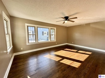 Whitehall Street, Elizabethtown, Kentucky 42701, ,1 BathroomBathrooms,For Sale,Whitehall Street,HK24004514