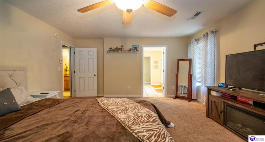 Weston Court, Rineyville, Kentucky 40162, ,3 BathroomsBathrooms,For Sale,Weston Court,HK24004521