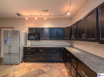 Cabernet Drive, Vine Grove, Kentucky 40175, ,2 BathroomsBathrooms,For Sale,Cabernet Drive,HK24004523