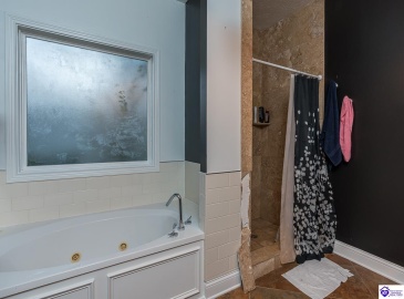 Cabernet Drive, Vine Grove, Kentucky 40175, ,2 BathroomsBathrooms,For Sale,Cabernet Drive,HK24004523