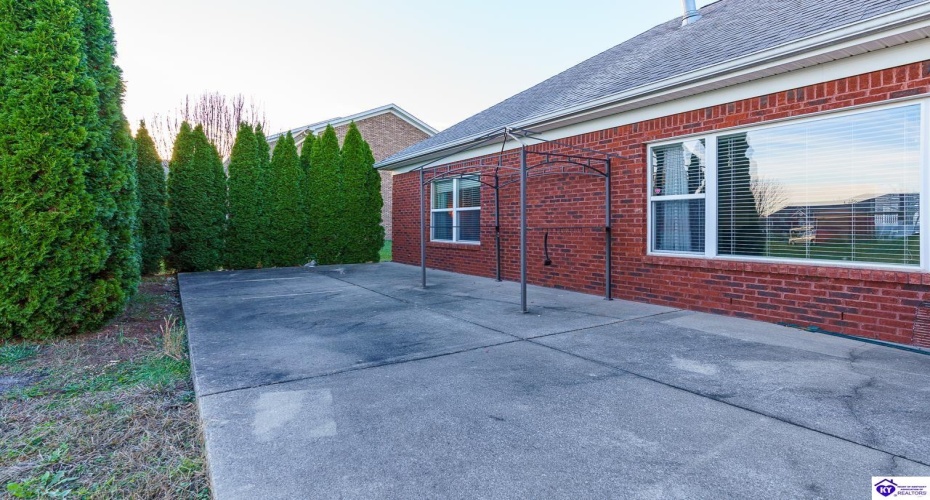 Cabernet Drive, Vine Grove, Kentucky 40175, ,2 BathroomsBathrooms,For Sale,Cabernet Drive,HK24004523