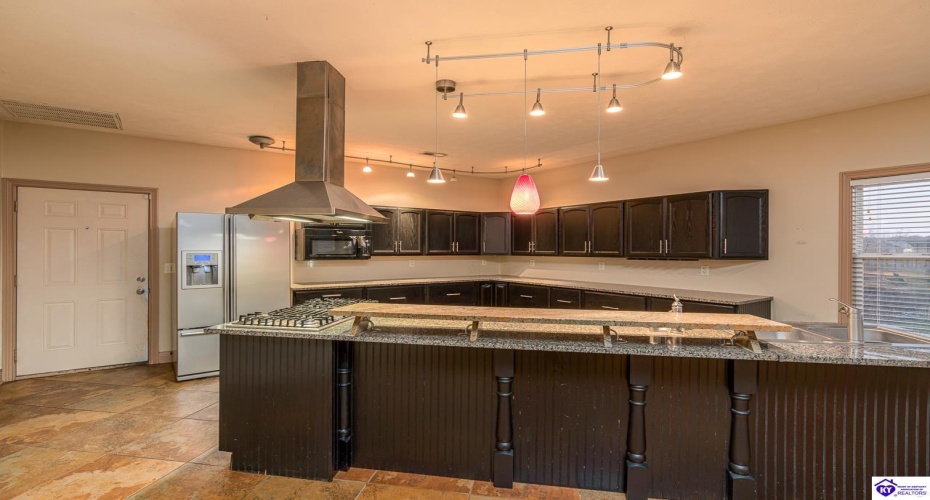 Cabernet Drive, Vine Grove, Kentucky 40175, ,2 BathroomsBathrooms,For Sale,Cabernet Drive,HK24004523